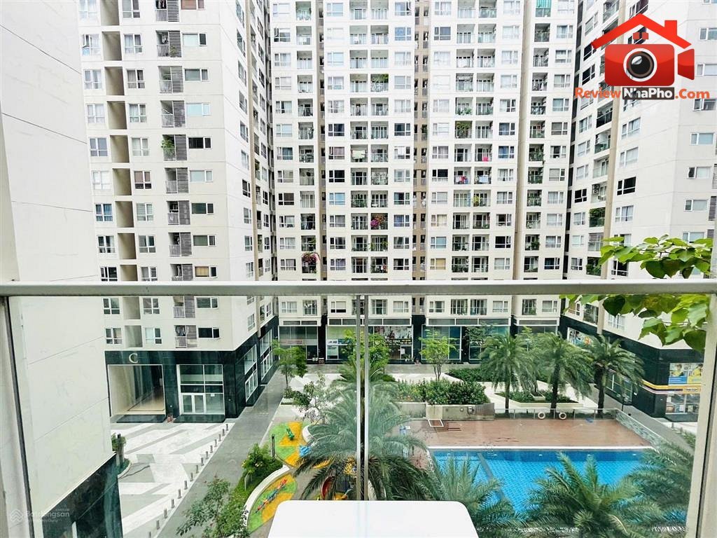 Review nhà phố TP.HCM: Căn hộ Sky Center 70m², giá 4.9 tỷ tại quận Tân Bình