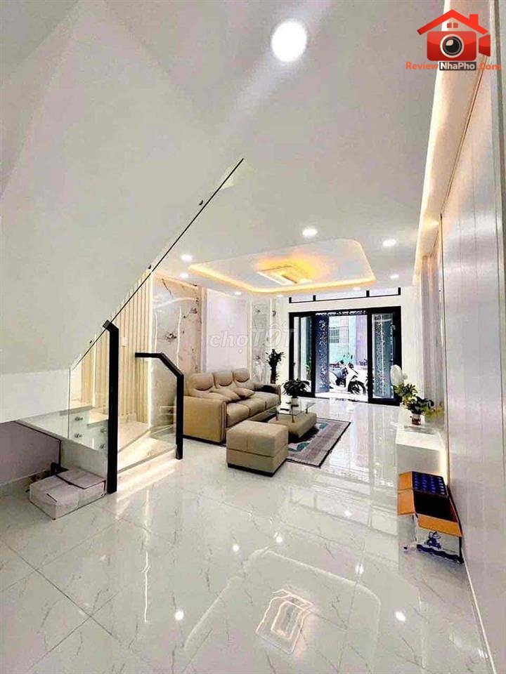 Review nhà phố Tân Phú 5.9 tỷ gần ngã tư Huỳnh Thiện Lộc, TP.HCM