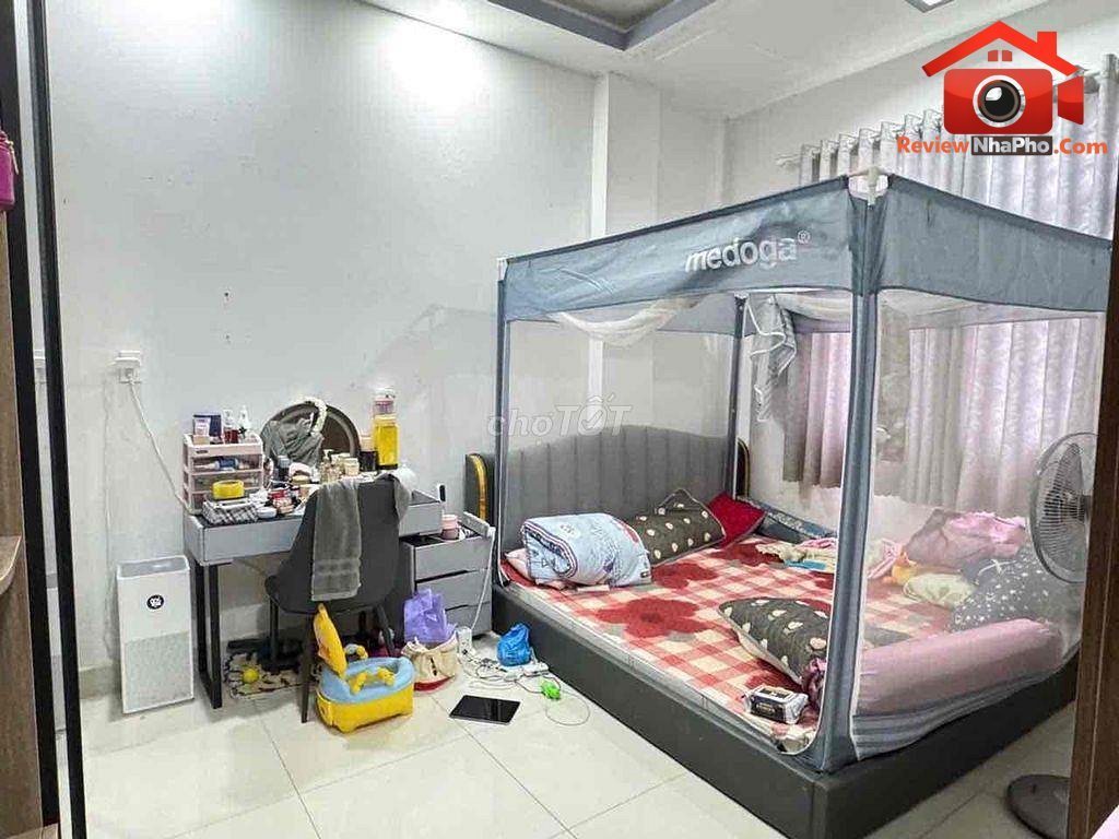 Review nhà phố Quận Tân Phú – 3 phòng ngủ, 2 tầng giá 5.5 tỷ