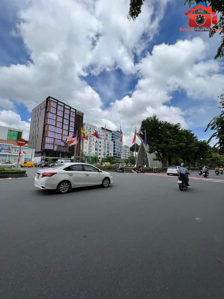 Review nhà phố mặt tiền Trường Sơn, Tân Bình TP.HCM, 120 tỷ, 281 m²