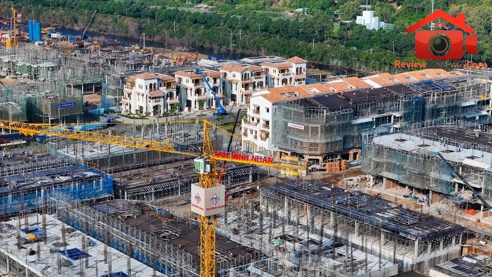 Những yếu tố tác động đến giá nhà và khả năng tiếp cận nhà ở