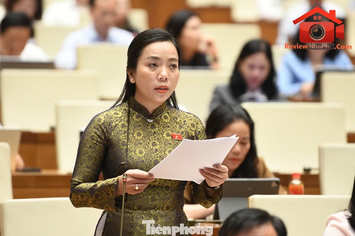 Đại biểu Triệu Thị Ngọc Diễm. (Ảnh: Như Ý) Đại biểu nêu nguyên nhân có thể khiến người dân có chỗ ở mới nhưng mất nguồn sống - Ảnh 1.