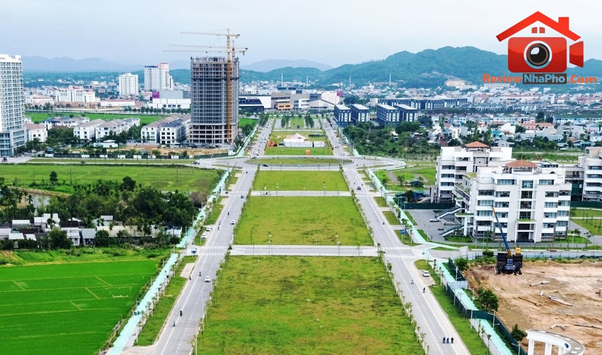 Khu vực vòng xuyến Võ Nguyên Giáp - Tố Hữu sắp hình thành tổ hợp công trình thương mại dịch vụ kết hợp nhà ở. Huế xây tòa tháp 36 tầng tại nút giao Võ Nguyên Giáp - Tố Hữu - Ảnh 1.