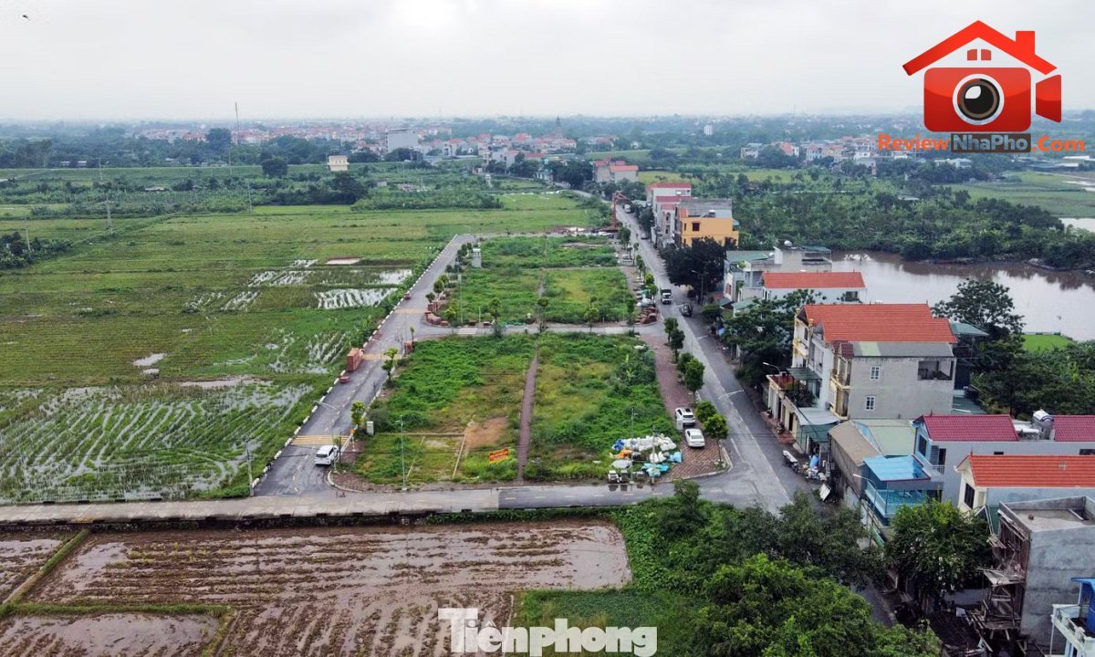 Theo dự thảo Luật Đất đai sửa đổi, đất bỏ hoang là đất đã được Nhà nước giao đất, cho thuê đất mà không đưa đất vào sử dụng liên tục trong một thời gian nhất định. Quy định thế nào là đất bỏ hoang, bị đánh thuế? - Ảnh 1.