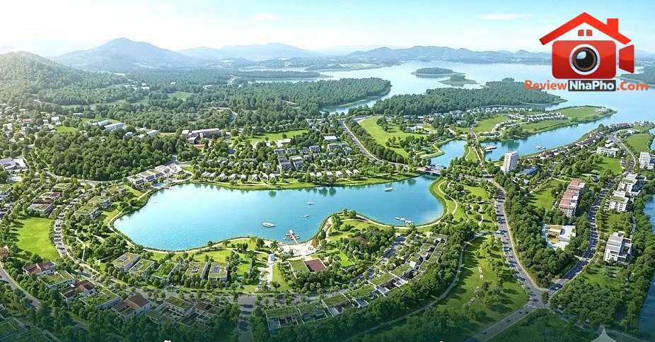 Dự án Khu đô thị hỗn hợp du lịch sinh thái hồ Lập Đinh tại phường Xuân Hòa, tỉnh Phú Thọ, có quy mô hơn 525 ha, tổng vốn đầu tư dự kiến trên 25.639 tỷ đồng. Ảnh: Minh họa AI Phú Thọ sẽ đấu thầu quốc tế dự án đô thị sinh thái hơn 25 nghìn tỷ đồng - Ảnh 1.