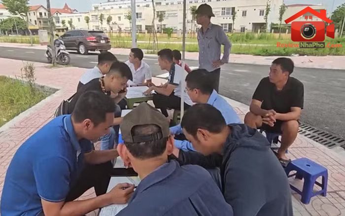 Hà Nội chỉ rõ những bất cập trong thao túng, thổi giá bất động sản - Ảnh 1.