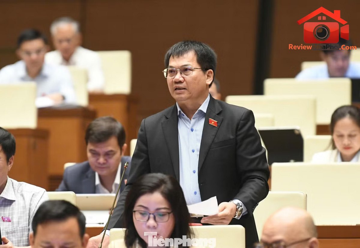Đại biểu Dương Khắc Mai. (Ảnh: Như Ý) Đại biểu nêu nguyên nhân có thể khiến người dân có chỗ ở mới nhưng mất nguồn sống - Ảnh 2.