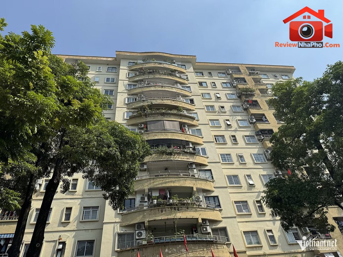 Các tòa chung cư tại Mỹ Đình. Ảnh: D.Anh Chung cư từng có giá 8-12 triệu đồng/m2, nay rao bán tới 90 triệu - Ảnh 2.