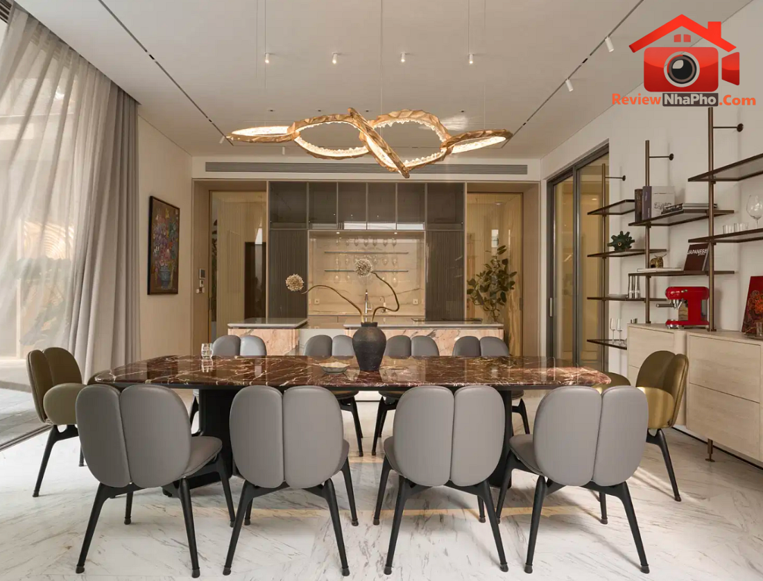 Biệt thự phố ba thế hệ tại Thủ Đức: Dòng chảy đường cong và lõi thang thép uốn điêu khắc- Ảnh 8. Biệt thự phố ba thế hệ tại Thủ Đức: Dòng chảy đường cong và lõi thang thép uốn điêu khắc- Ảnh 8.