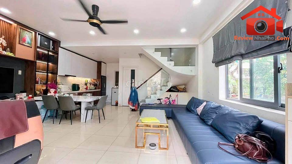 Review nhà phố Bình Hưng Hòa Quận Bình Tân TP.HCM giá 5.3 tỷ diện tích 120m2