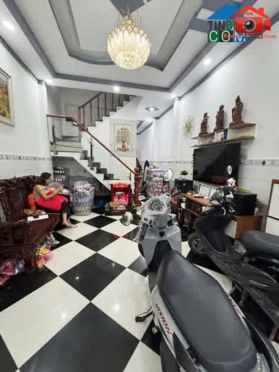 Review nhà phố TP.HCM – Nhà lầu 3 tầng gần n… – Bán nhà mặt phố Quận Bình Tân – TP Hồ Chí Minh giá BÁN 5 – 7 tỷ
