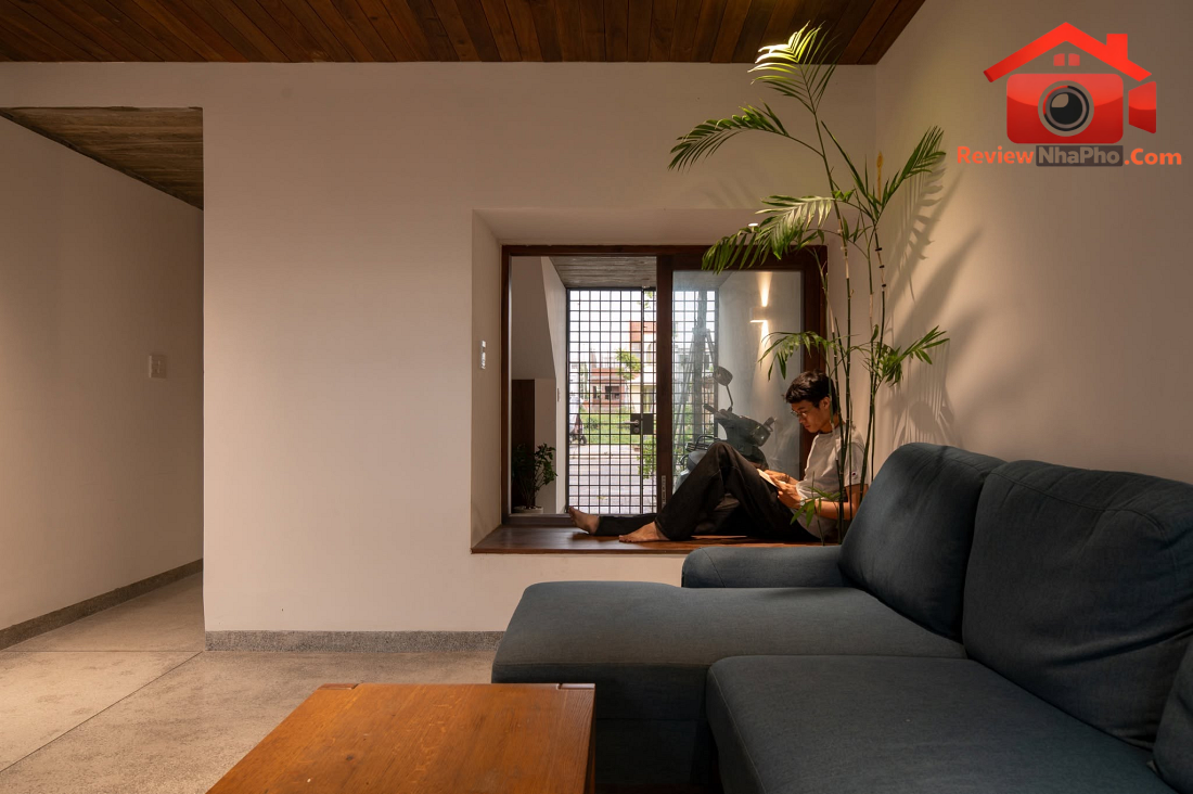 Cải tạo nhà ống hẹp 60m2 tại Huế Cấu trúc da thở hai lớp chống nắng hướng Tây và chống ngập- Ảnh 4.