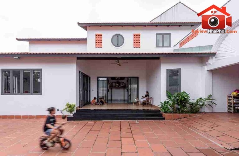 Nhà phố cải tạo với mái ngói Bắc Bộ tại Đồng Nai