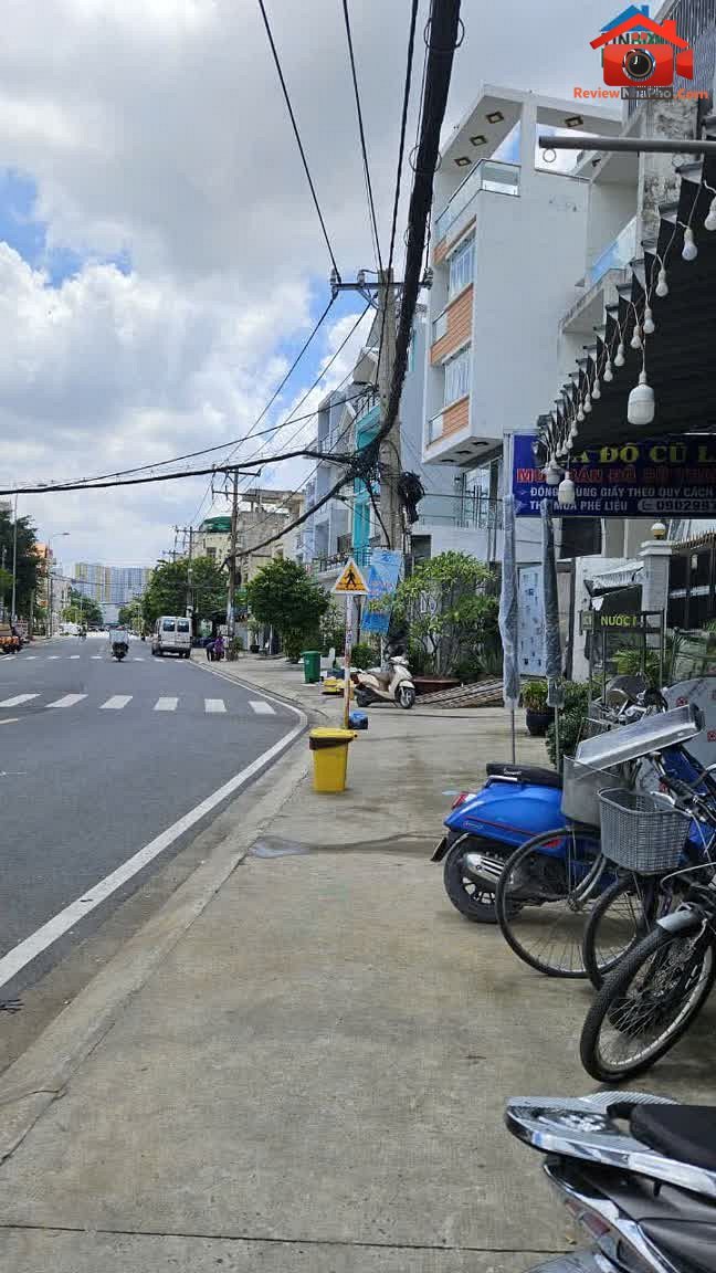 Review nhà phố Quận Bình Tân – Bán nhà mặt tiền 92m² giá 11 tỷ
