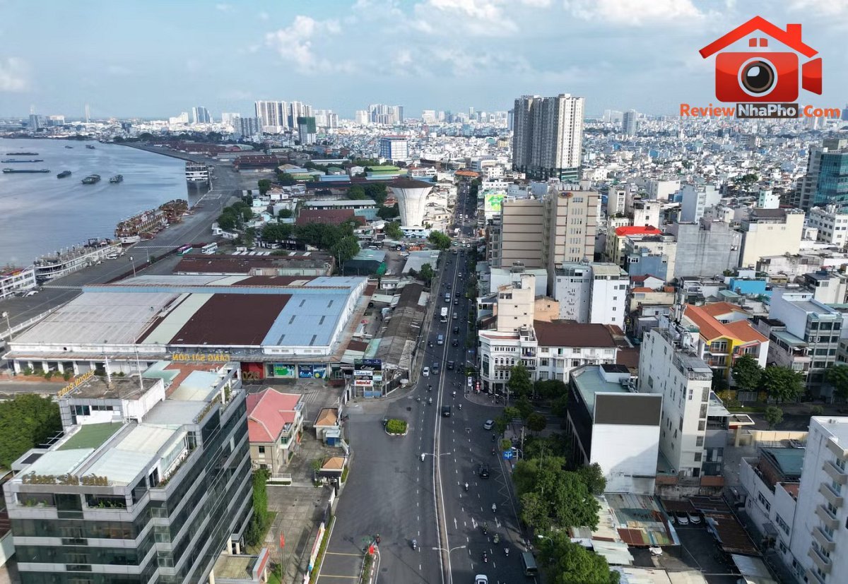 Đường Nguyễn Tất Thành có giá bồi thường đất ở vị trí 1 là hơn 300 triệu đồng/m2 Bồi thường đất dự án Công viên Bến Nhà Rồng - Khánh Hội cao nhất 338 triệu đồng/m2 - Ảnh 1.