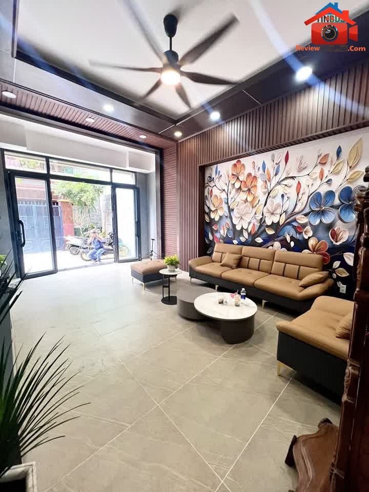 Review nhà phố TP.HCM: Bán nhà riêng Quận Tân Phú – 4PN, 5WC, giá 7,3 tỷ