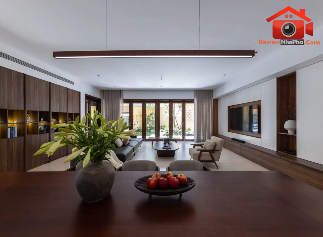 Nhà phố ba thế hệ tại Hà Đông: 3 khoảng vườn đan xen hóa giải khu đất hình lục giác- Ảnh 8. Nhà phố ba thế hệ tại Hà Đông: 3 khoảng vườn đan xen hóa giải khu đất hình lục giác- Ảnh 8.