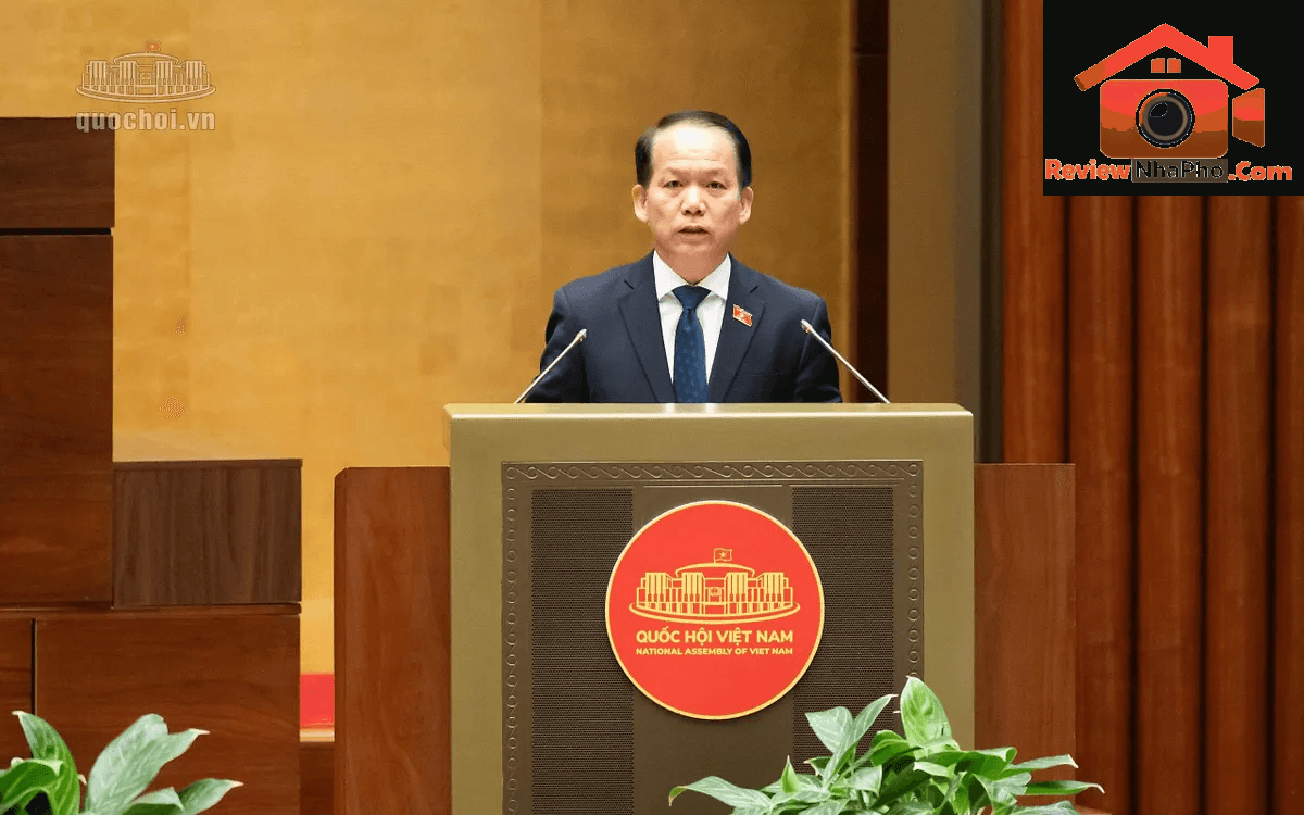 Bộ trưởng Bộ Tư pháp Hoàng Thanh Tùng