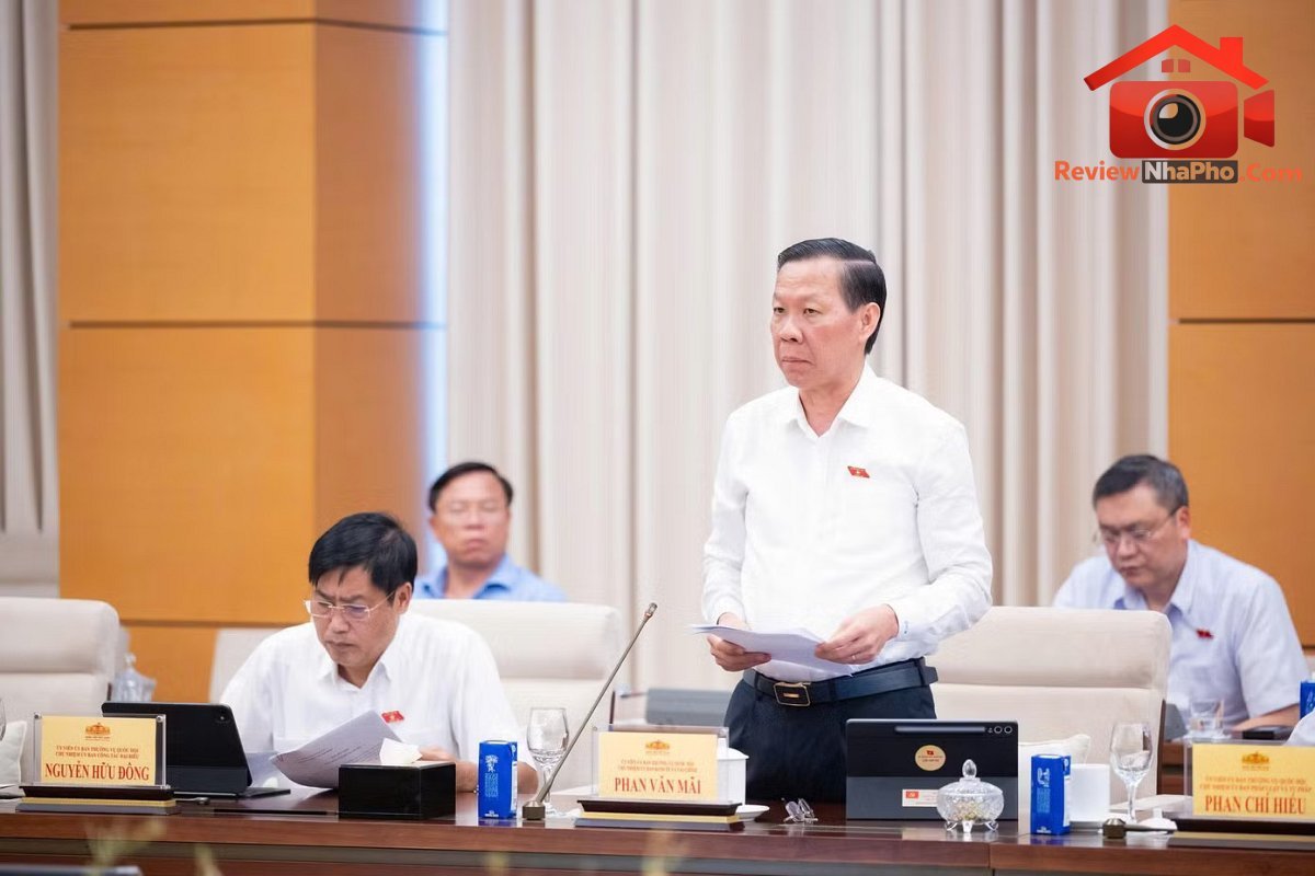 Chủ nhiệm Ủy ban Kinh tế và Tài chính Phan Văn Mãi tại phiên họp. (Ảnh: QH) Đề xuất bồi thường bằng đất ở, nhà ở tại chỗ cho người bị thu hồi đất - Ảnh 3.