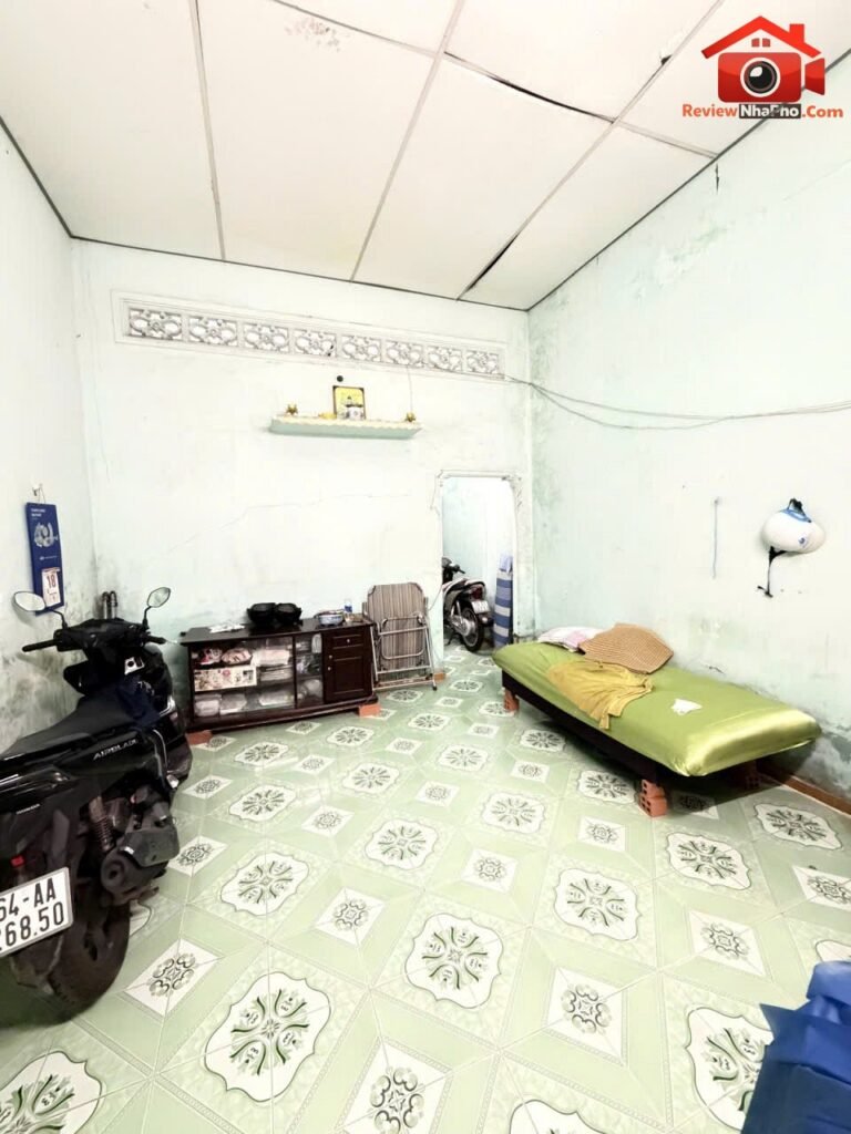 Bán nhà Lê Trọng Tấn 64m2, 2 tầng, hẻm xe hơi, giá 4,1 tỷ, nhà đất bất động sản sổ đỏ