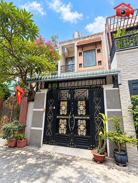 Nhà hẻm xe hơi đỗ cửa – 76m2 3 tầng Nguyễn Sơn – giá chỉ 6,48 tỷ
