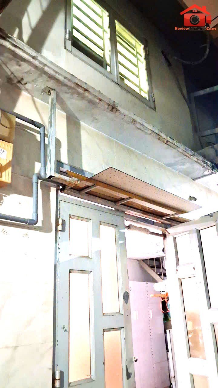 Nhà 2 tầng 40m2 gần chợ Tân Trụ, giá 3,5 tỷ, quận Tân Bình
