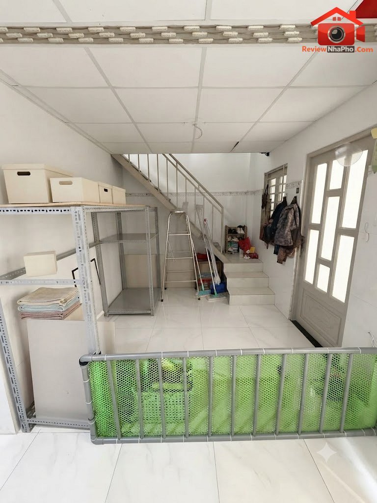 Nhà 2 tầng 40m2 gần chợ Tân Trụ, giá 3,5 tỷ, quận Tân Bình