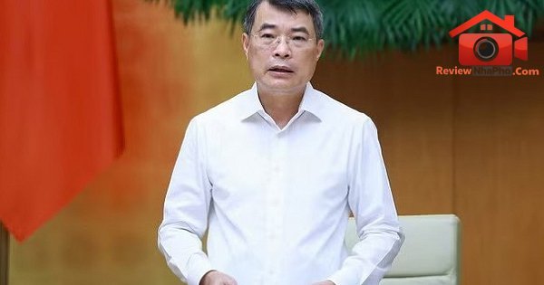 Kiểm soát giá nhà ở xã hội và phát triển bất động sản cao cấp